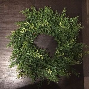 MAKE ME A DEAL! Faux boxwood wreath